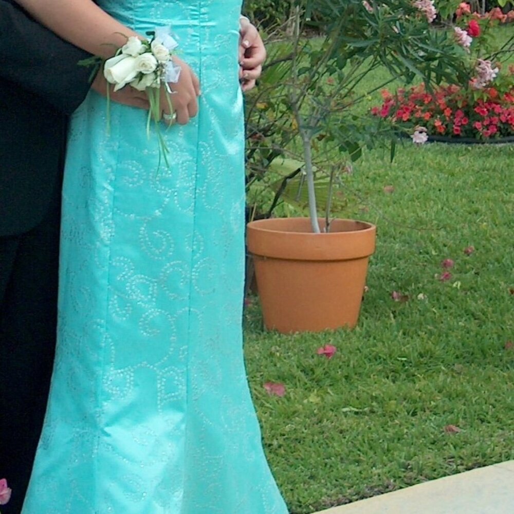 Strapless GOWN for Wedding/Prom/Formal Occasion